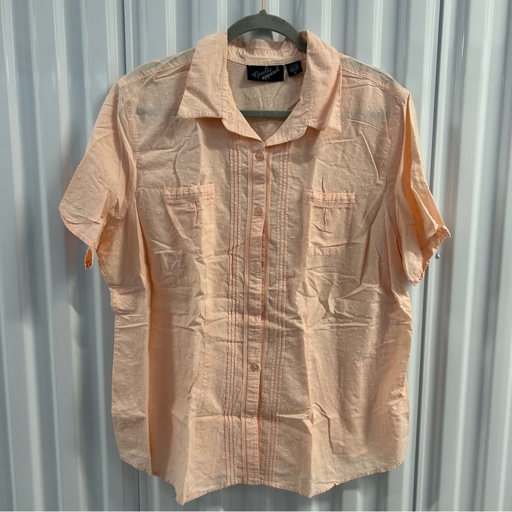 GISELLE APPAREL Coral Swiss Dot Button Down Sport Sleeve Top Size 3X